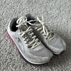 💜 Altra White and Pink Women's Running Shoes - wide toe box